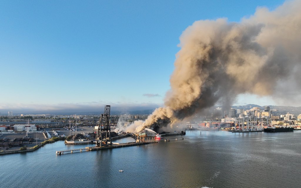 金属破砕プロジェクトを行う際の規制とコンプライアンス要件